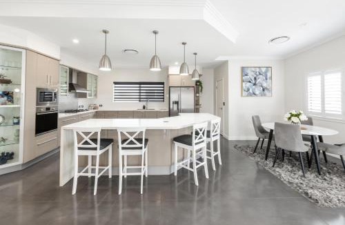 Annandale House | Magic on MacArthur
