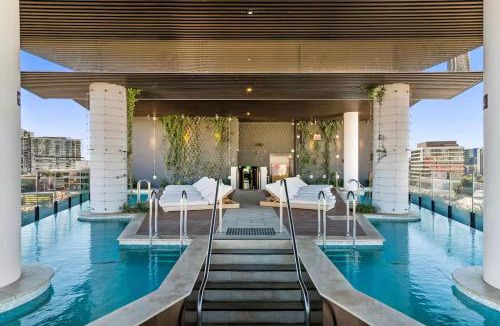 Fortitude Valley Apartment | Magical Sunset SkyView BEST location in Brisbane