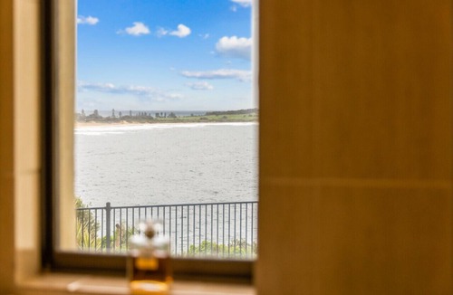 Dee Why Apartment | MAGICAL VIEWS OF DEE WHY