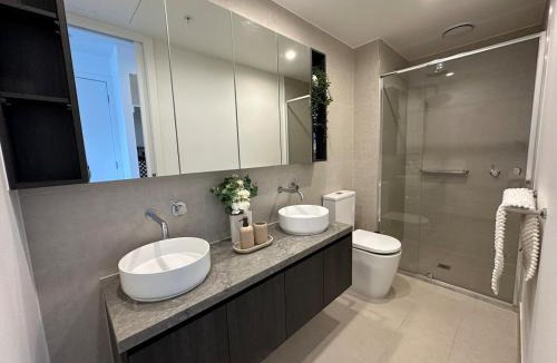Blackburn Apartment | Magnificent Apartment with Views and Pool