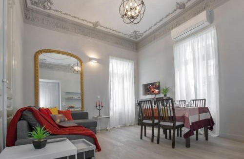 Plaka Apartment | Magnificent neoclassical apt in Syntagma-Plaka