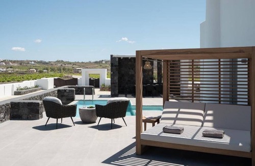 Akrotiri Villa | Magnificent Santorini Villa | Villa Zephyr Breeze | Family Villa with Private.