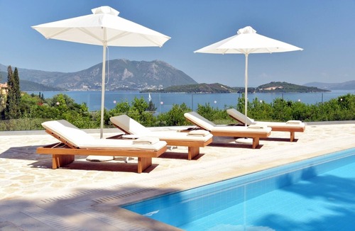 Spartochori Villa | Magnificent villa with pool, stunning seaviews, walk to beach, wifi
