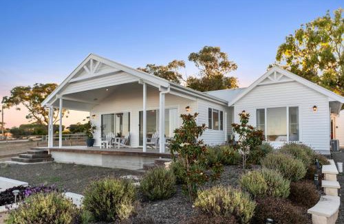 Emu Bay House | Magnolia