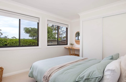 Erowal Bay House | Magnolia Cottage - Pet Friendly - 5 Mins Drive to Hyams Beach