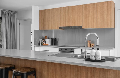 Porepunkah House | Magnolia on Monash - This unique modern home offers the perfect space for your holiday experience. Fit for families or groups of friends wanting to bask in all that the property and our region has to offer.