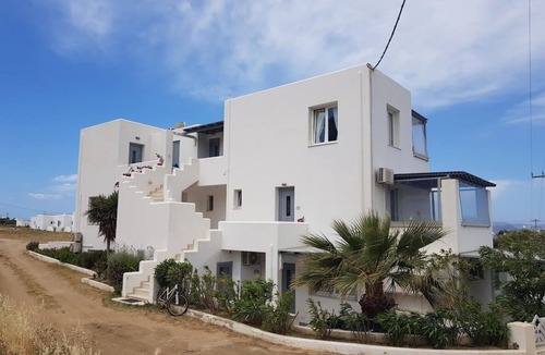 Maragas House | Maison sa Terrasse et son Jardin à 5 Minutes de la Plage Paradisiaque