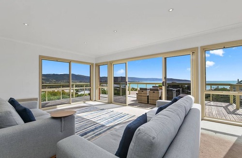 Marengo House | MAJESTIC VIEWS BEACH HOUSE -Ocean views sleeps 10