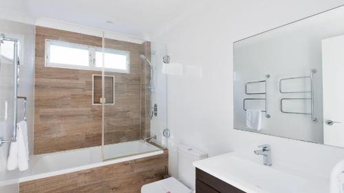 Fingal Bay House | Maluhia Retreat