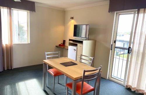Macksville Hotel | Mandarin Motel
