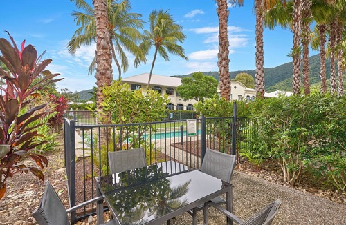 Palm Cove Apartment | Mango Resort Ground floor Apartment with direct pool access from patio