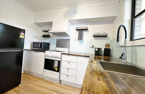 Batehaven Apartment | Manhattan - Stylish 1BR Beachfront on Casey’s