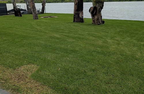 Mannum House | Mannum Holiday Rental on the Rivern family friendly skiing,boating and jet ski
