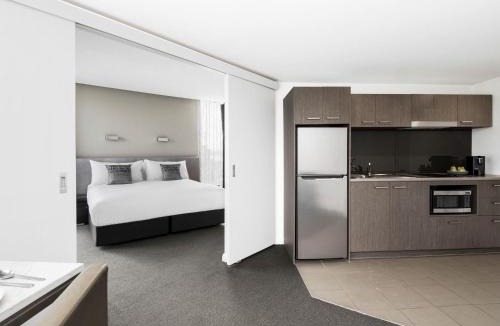Sullivan's Cove Apartment | Mantra Collins Hotel