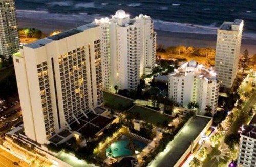 Surfers Paradise Apartment | Mantra on View : Surfer's Paradise by Ready Set Stay - Linen, Unlimited WiFi