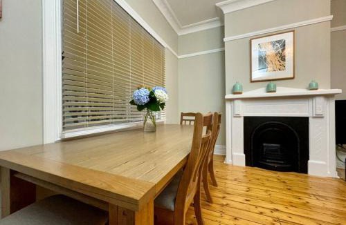 Katoomba House | Maple Grove