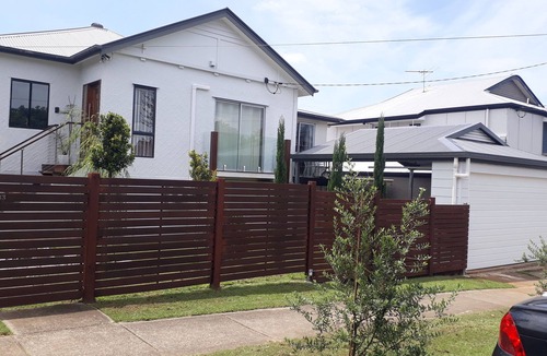 Wynnum House | Maple Villa - The Beach House by the Bay
