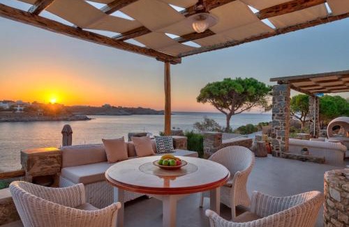 Megas Gialos Villa | Marconi's seaside villa