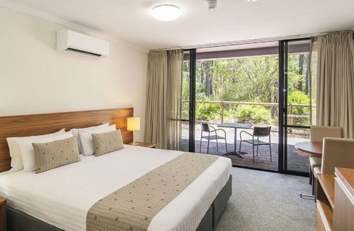 Margaret River Hotel | Margarets in Town Apartments