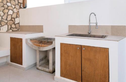 South Rhodes House | MariCasa