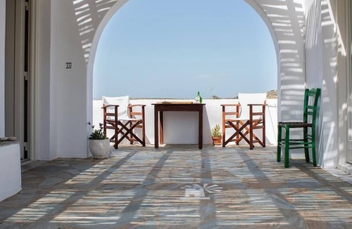 Parasporos Apartment | Marili Apartments, Apt#4 by the sea