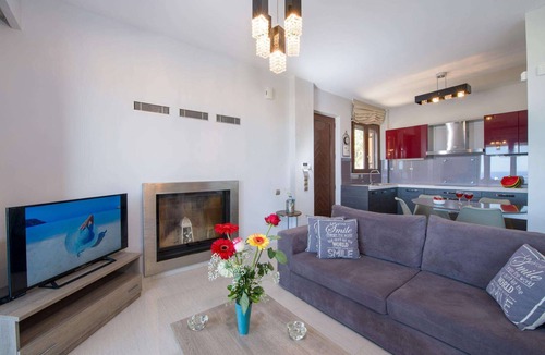 Kolymbari Villa | Marilia - Four Bedroom Villa, Sleeps 8