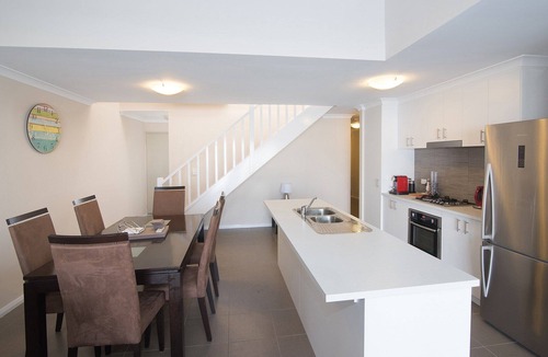 Geographe House | Marina Edge- WIFI, Kayaks, Bikes x2, BBQ