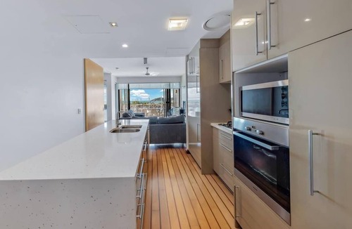 Airlie Beach Apartment | Marina living and Whitsundays lifestyle