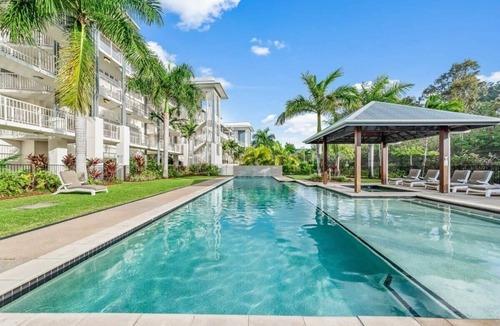 Airlie Beach Apartment | Marina Living with views and more!