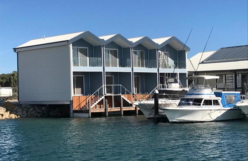 Wannanup Ski Chalet | Marina View Chalets