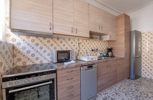 Piraeus Apartment | Marina Zeas Livemodern