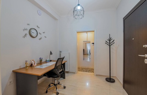 Piraeus Apartment | Marina Zeas Livemodern