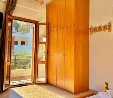 Gialiskari Apartment | Marinos Studios and Apartments
