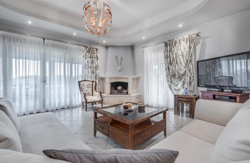 Parelia House | Marlene Countryside Villa