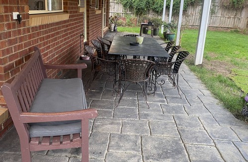 Kilsyth House | Maroondah Pet Friendly 3 Bedroom House - peaceful large garden free parking