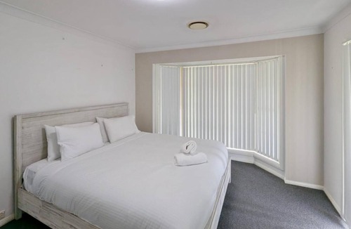 Marrangaroo Other | Marrangaroo Meadows - Rural Manor, 5 Bedroom, 3 Bathroom, Indoor Swimming Pool