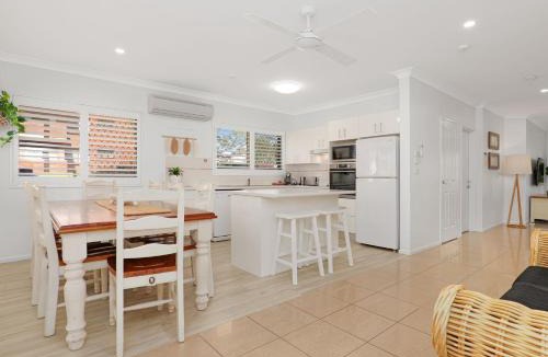 Nelson Bay Apartment | Martys Little Beach No 1 Two Story Apartment