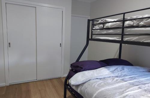 Broadmeadows House | Maruve Guesthouse 12 min from Melb airport