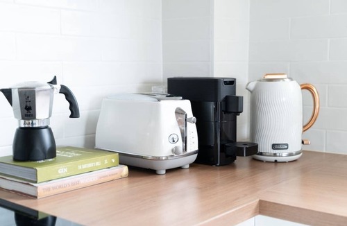 Manly Apartment | Marvellous Manly with Parking!