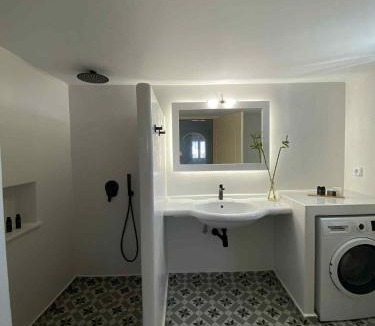 Triovasalos Apartment | Matilda Milos - Cycladic Living
