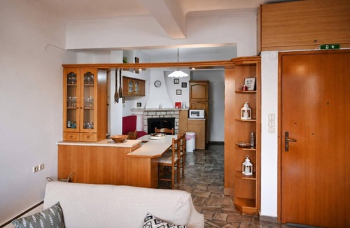 Monemvasia Apartment | Matroni's House - Seafront Getaway in Monemvasia