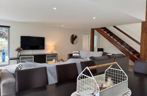 Peppermint Grove Beach House | McCourt House