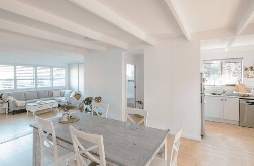 Lake Tabourie House | McGrath welcome's you to Tabourie Beach Shack