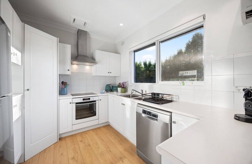 Unley Apartment | Mediterranean Muse - 3BR, Wi-Fi, Parking