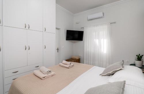 Adamas Apartment | Melian Roots Apartment