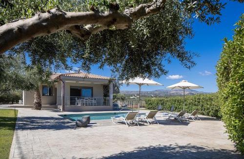 Asteri Villa | Merastri Villa a Peaceful Retreat! by Rentado