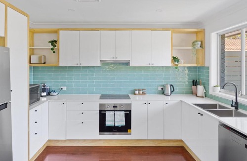 Umina Beach House | MERCAH 3min drive to Ettalong beach and restaurants