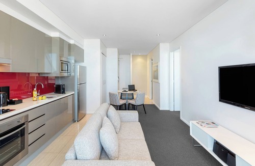 Haymarket Apartment | Meriton Suites Campbell Street, Sydney