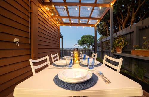Queenscliff Cottage | Message to enquiry how you can have a few nights stay for FREE !