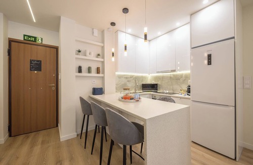 Agios Panteleimonas Apartment | MetroLink Athens Luxurious Apartment-2BD,2BR-Fast WiFi